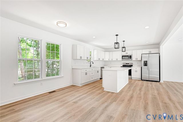 2359 N Waterside Dr, Lanexa, VA 23089