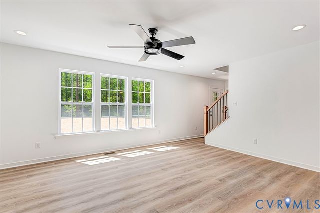 2359 N Waterside Dr, Lanexa, VA 23089