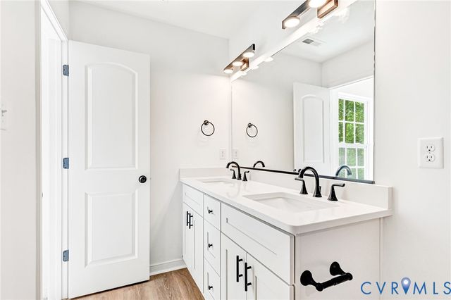 2359 N Waterside Dr, Lanexa, VA 23089