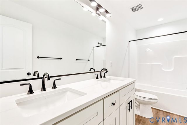 2359 N Waterside Dr, Lanexa, VA 23089