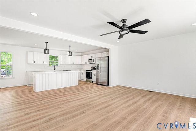 2359 N Waterside Dr, Lanexa, VA 23089