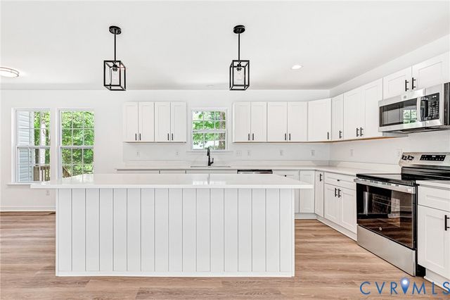 2359 N Waterside Dr, Lanexa, VA 23089