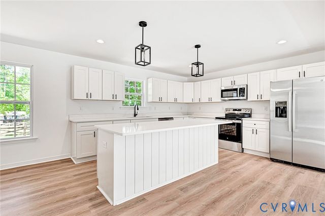 2359 N Waterside Dr, Lanexa, VA 23089