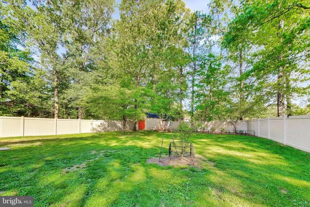 6670 HORSESHOE DR, La Plata, MD 20646