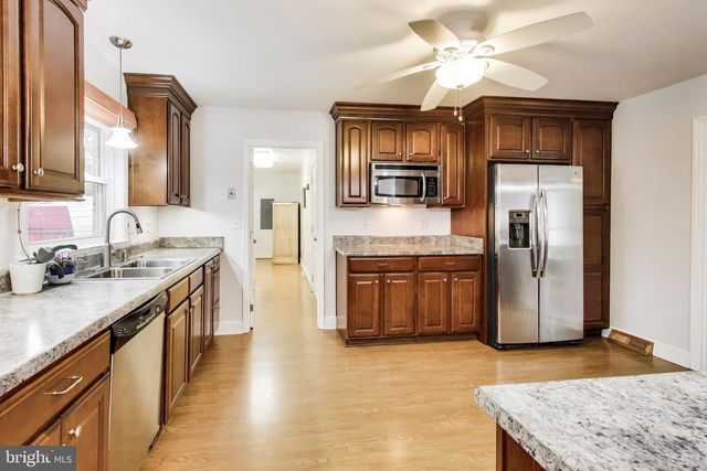 6670 HORSESHOE DR, La Plata, MD 20646