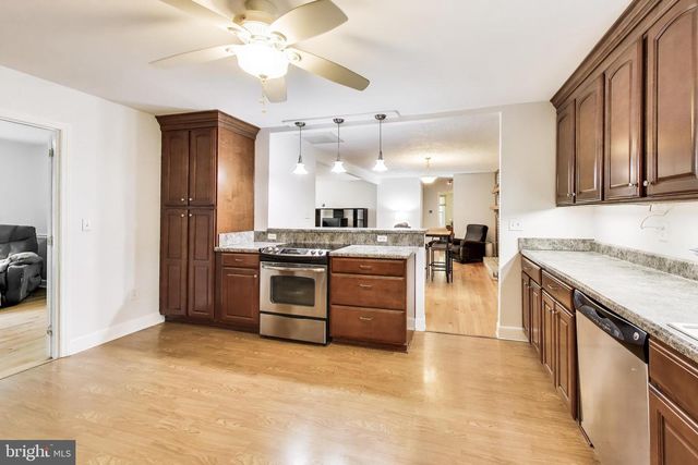 6670 HORSESHOE DR, La Plata, MD 20646