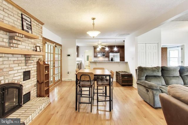 6670 HORSESHOE DR, La Plata, MD 20646