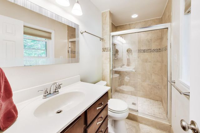 6670 HORSESHOE DR, La Plata, MD 20646