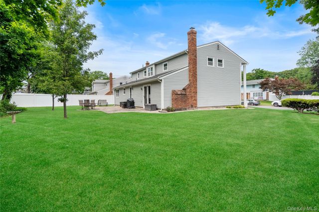 16 Bruce Drive, South Setauket, NY 11720