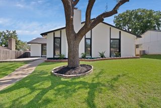 3410 Country Club Drive, Grand Prairie, TX 75052