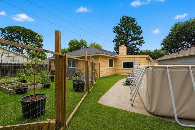 9114 Golden Sunshine Drive, Houston, TX 77064