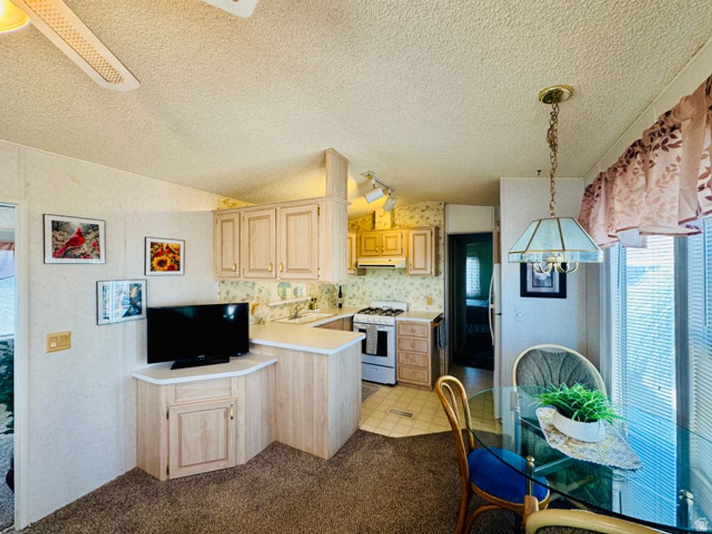 Image 7 of property listing at 1160 E TELEGRAPH ST #122, Washington, UT 84780
