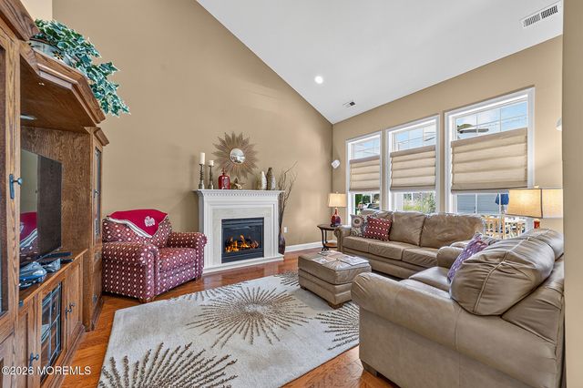 3 Aquaduct Road, Monroe, NJ 08831