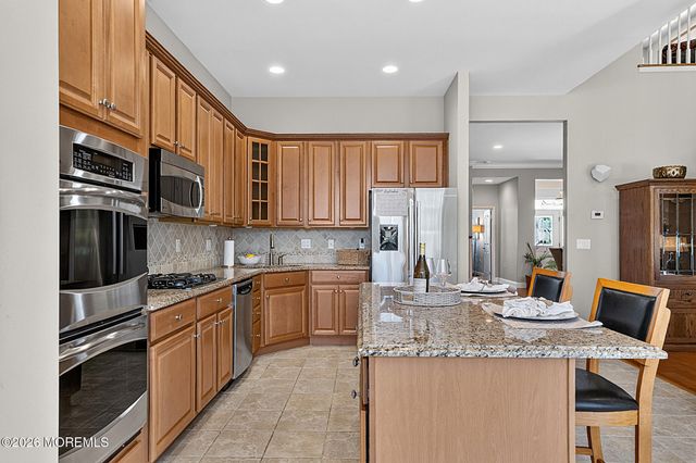 3 Aquaduct Road, Monroe, NJ 08831