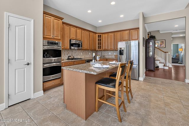 3 Aquaduct Road, Monroe, NJ 08831