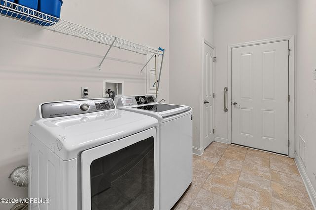 3 Aquaduct Road, Monroe, NJ 08831