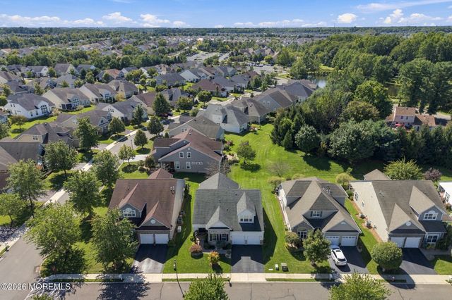 3 Aquaduct Road, Monroe, NJ 08831