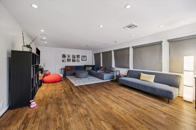 6230 Waltway Drive, Houston, TX 77008