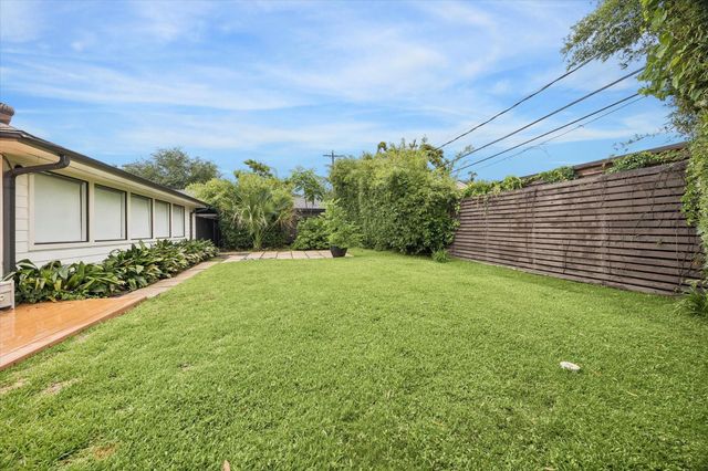 6230 Waltway Drive, Houston, TX 77008