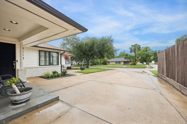 6230 Waltway Drive, Houston, TX 77008