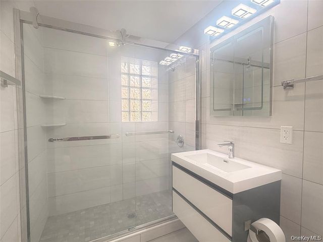 132-25 41 Avenue 4A, Flushing, NY 11354