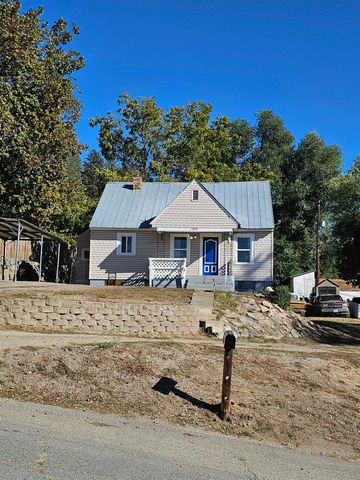 1034 N Oak St, Colville, WA 99114