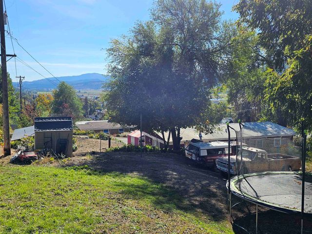 1034 N Oak St, Colville, WA 99114