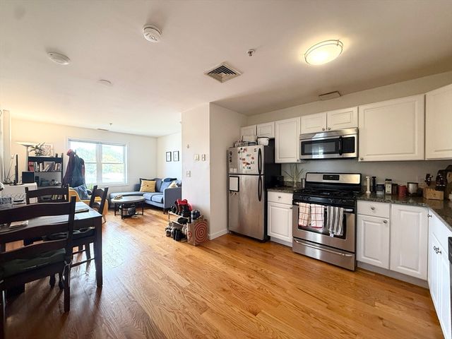 660 Cambridge St 402, Cambridge, MA 02141