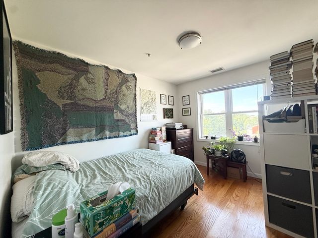 660 Cambridge St 402, Cambridge, MA 02141
