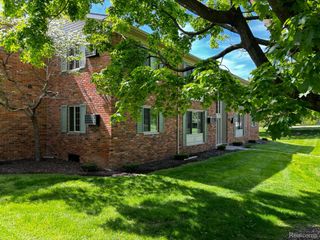 454 ROMEO Road 215, Rochester, MI 48307