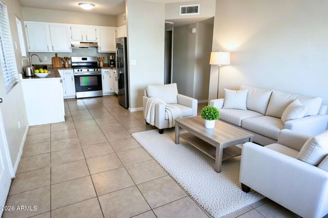 713 W 1ST Avenue 201, Mesa, AZ 85210