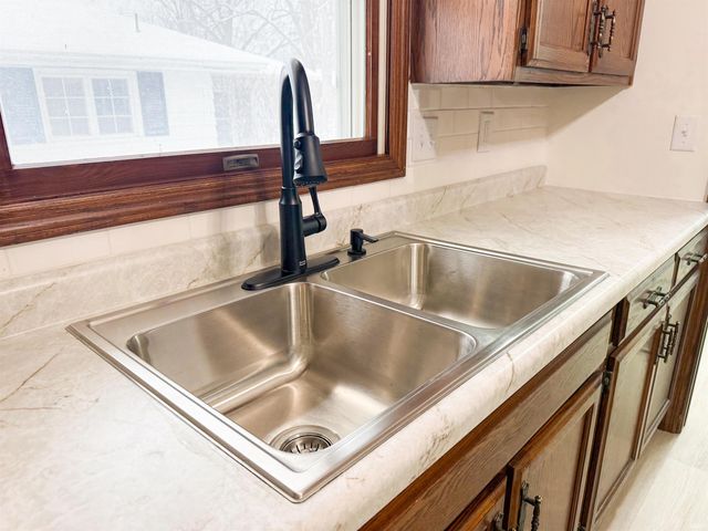 1500 Suwanee, Elkhart, IN 46514