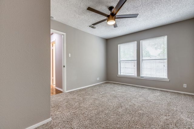 312 Mockingbird Lane, Denton, TX 76209