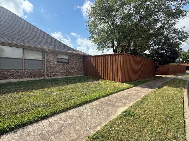 2418 Spring Meadow Drive, Mesquite, TX 75150