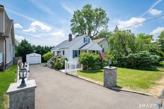 78 Saint Charles Avenue, Stamford, CT 06907