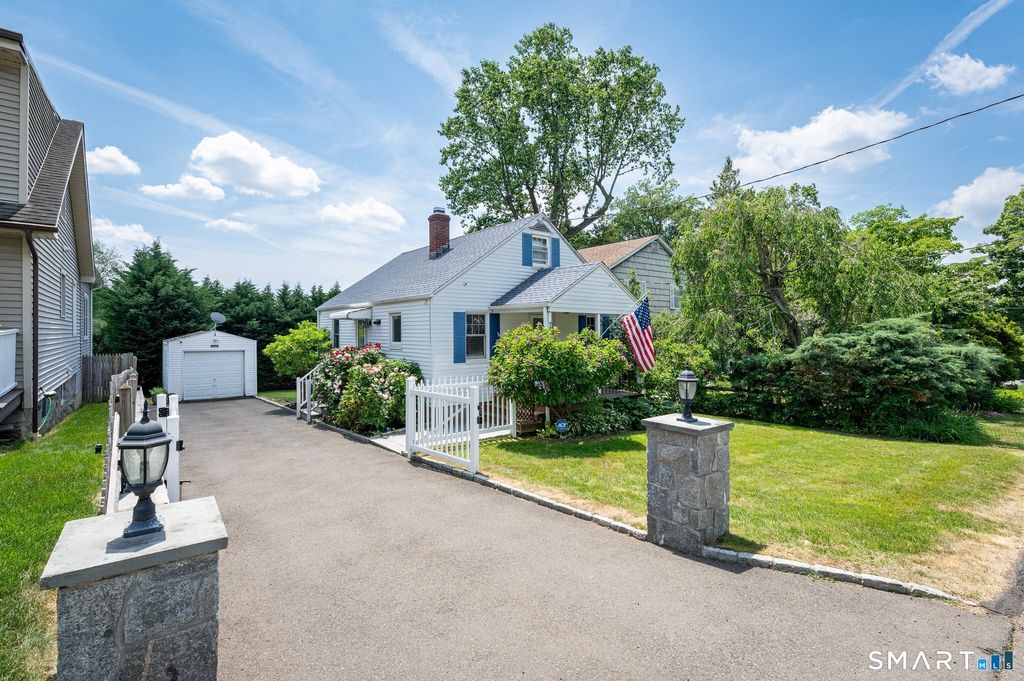 78 Saint Charles Avenue, Stamford, CT 06907