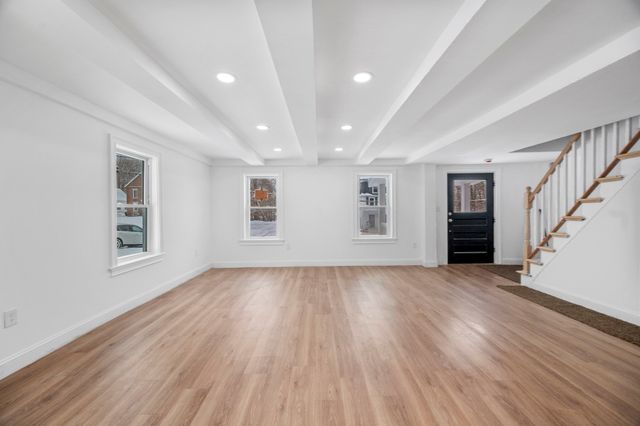 18 Main St, Ashburnham, MA 01430