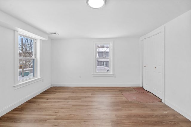 18 Main St, Ashburnham, MA 01430