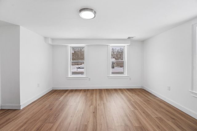 18 Main St, Ashburnham, MA 01430
