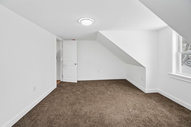 18 Main St, Ashburnham, MA 01430