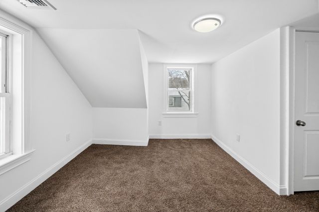 18 Main St, Ashburnham, MA 01430