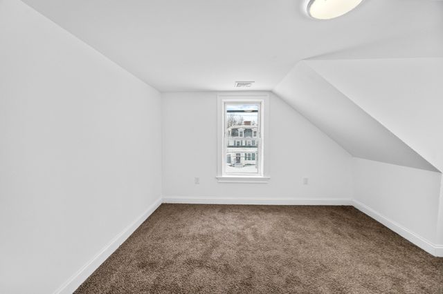 18 Main St, Ashburnham, MA 01430