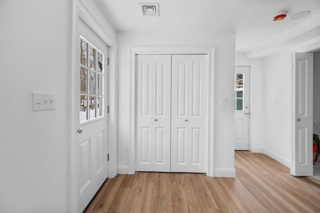 18 Main St, Ashburnham, MA 01430