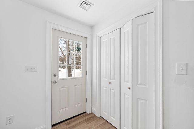 18 Main St, Ashburnham, MA 01430