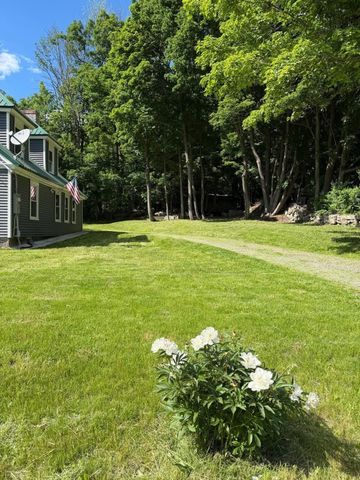 18 Main St, Ashburnham, MA 01430