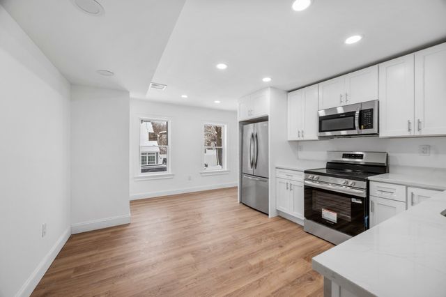 18 Main St, Ashburnham, MA 01430