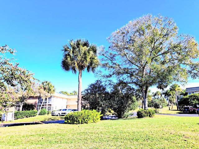 44 Vista Gardens Trail W 103, Vero Beach, FL 32962