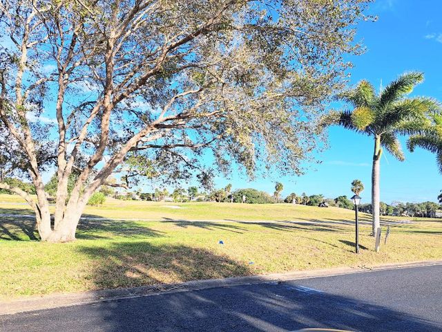 44 Vista Gardens Trail W 103, Vero Beach, FL 32962