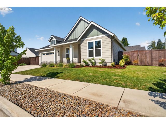 1020 S 33RD St, Springfield, OR 97478