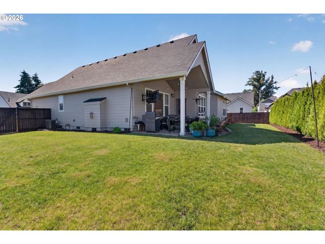 1020 S 33RD St, Springfield, OR 97478